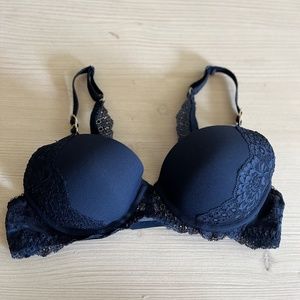 LIKE NEW: Stella McCartney Smooth & Lace Contour Plunge Bra, Size 34B